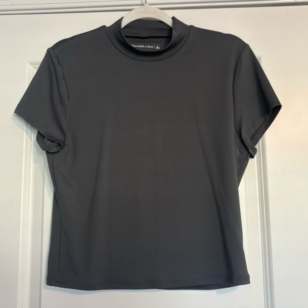 NWT Abercrombie & Fitch Mock Neck Top Size L